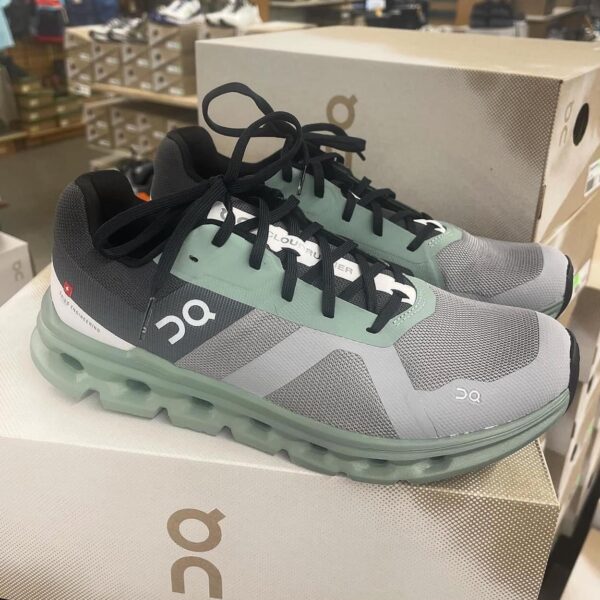 Cloud nova shoe pallet